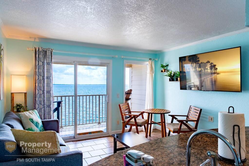Villa On The Rocks Tampa Exterior foto